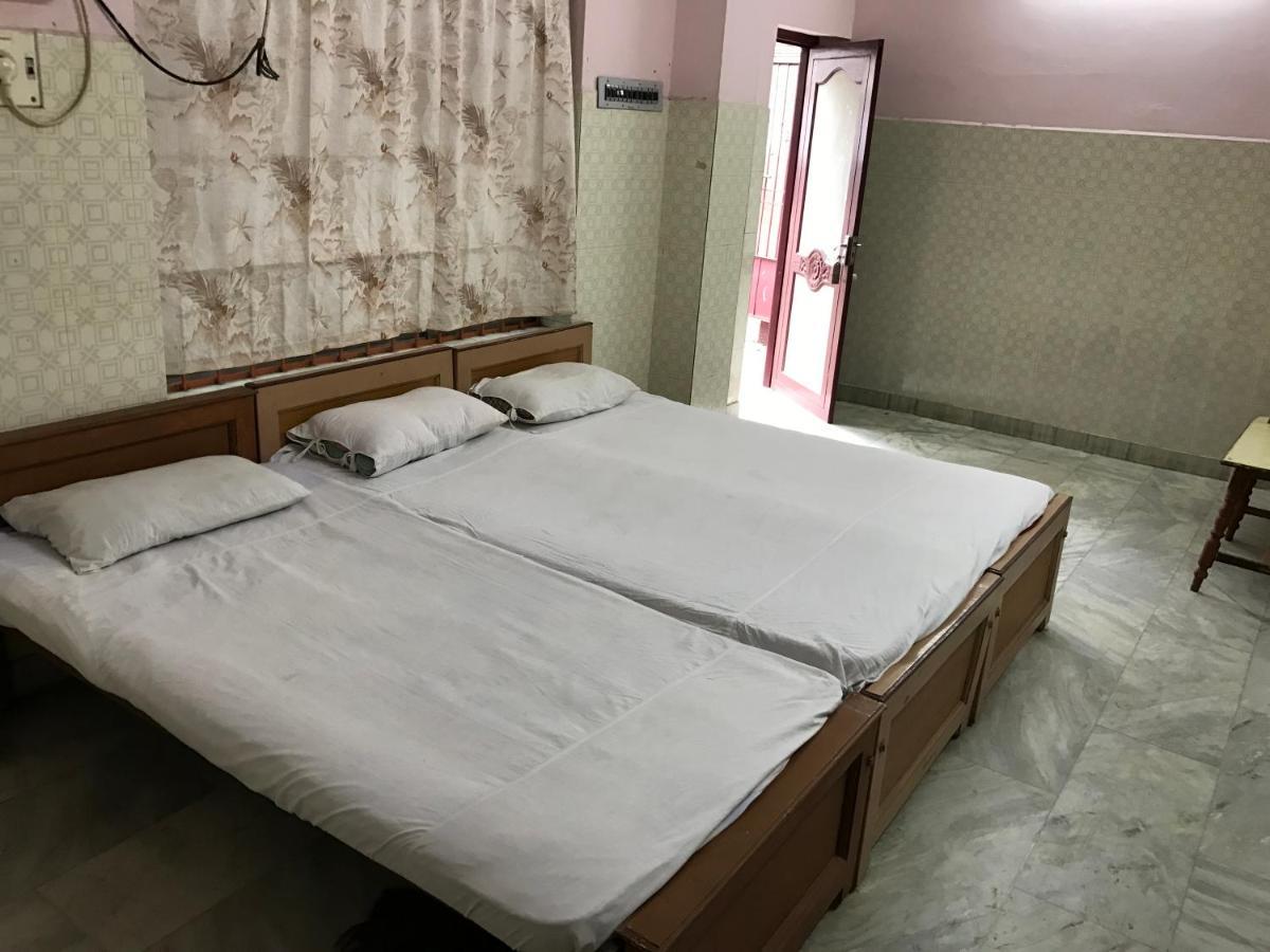 Sr Mahal & Lodge Kumbakonam Esterno foto