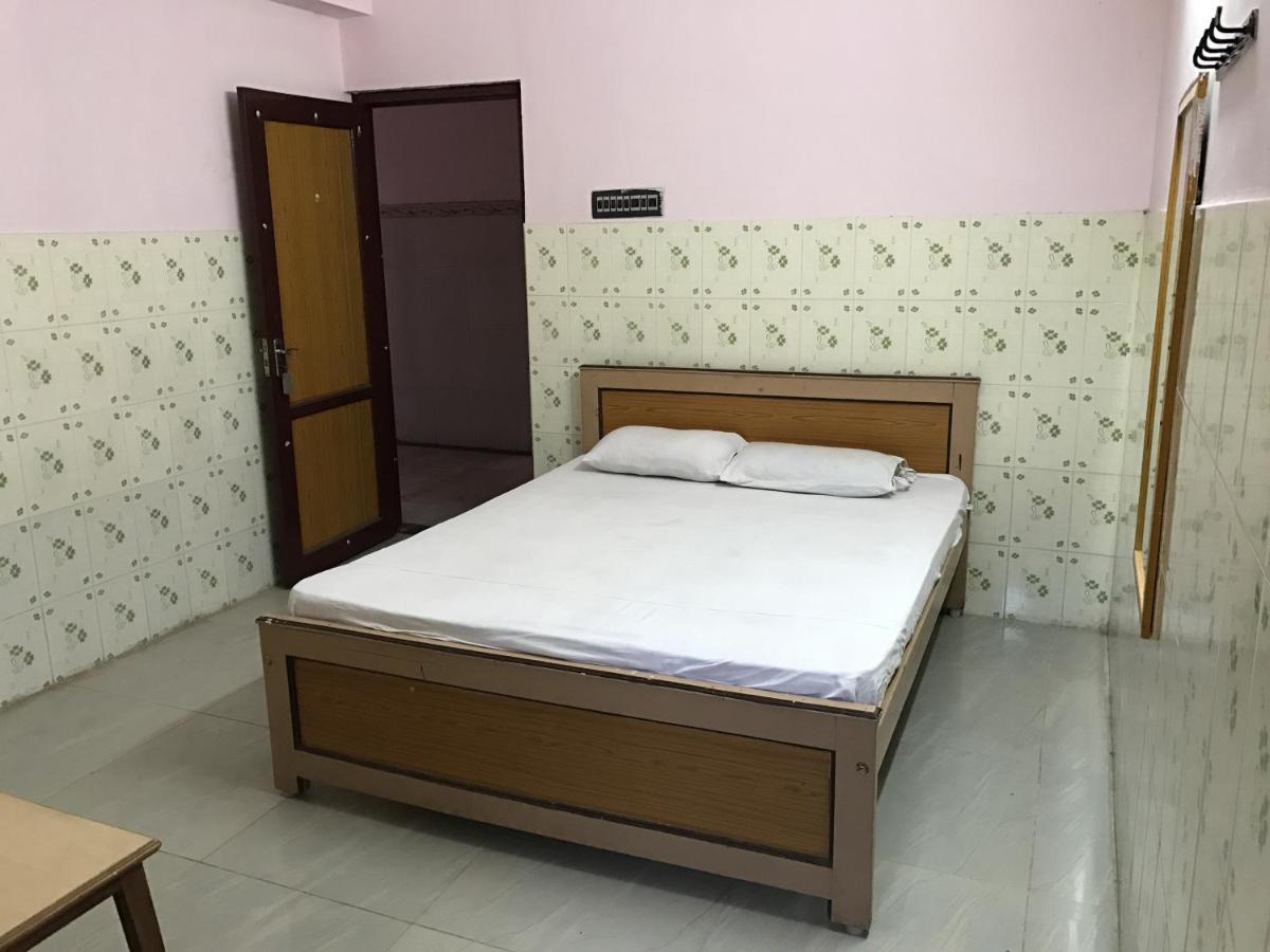 Sr Mahal & Lodge Kumbakonam Esterno foto