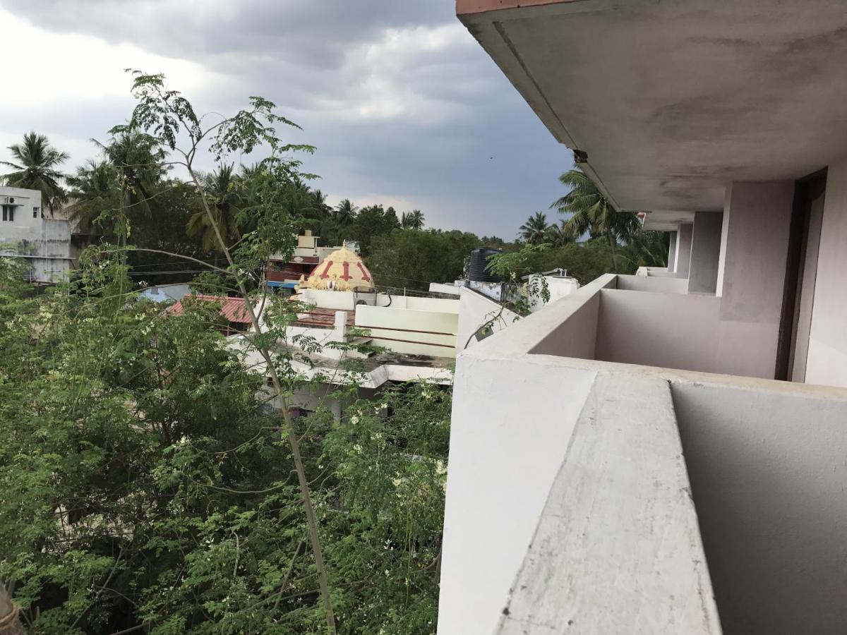 Sr Mahal & Lodge Kumbakonam Esterno foto